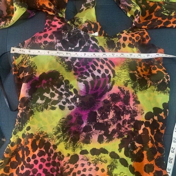 Diane von Furstenberg Bright Animal Print 100% Silk Top - Picture 9 of 9